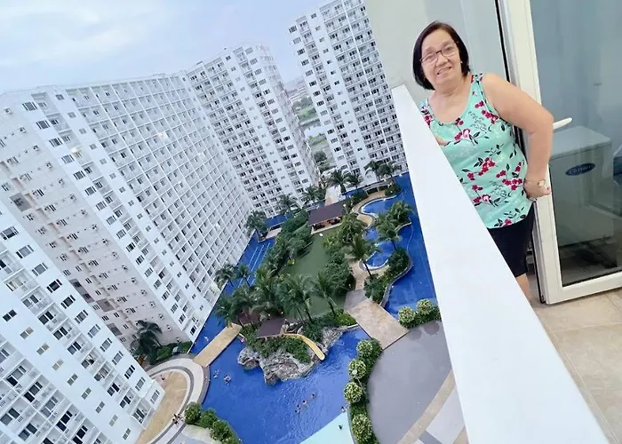 Staycation One Bedroom Balcony W Pool View Near Smx Sm Moa Ikea Naia Dfa Ocean Park *
