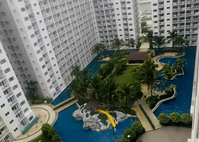 Staycation One Bedroom Balcony W Pool View Near Smx Sm Moa Ikea Naia Dfa Ocean Park Manila