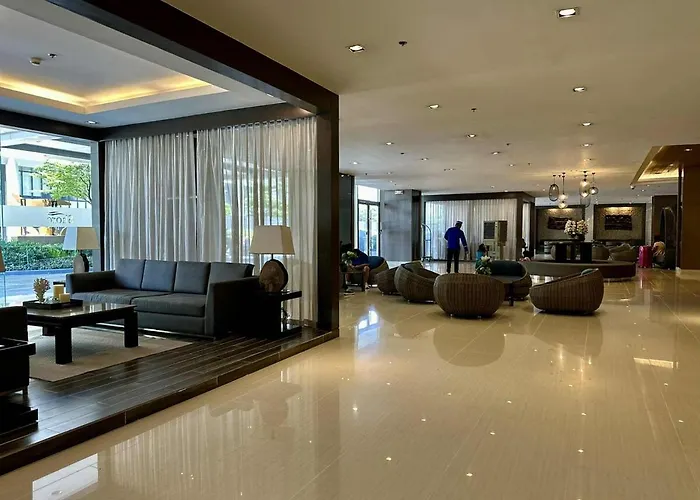 Staycation One Bedroom Balcony W Pool View Near Smx Sm Moa Ikea Naia Dfa Ocean Park *