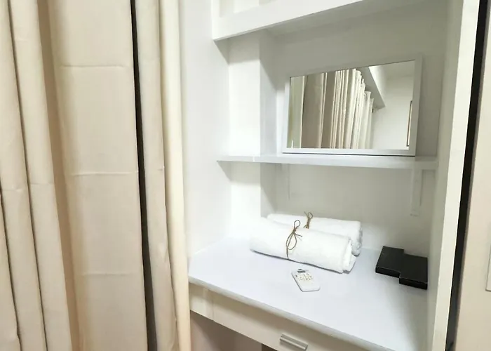 Staycation One Bedroom Balcony W Pool View Near Smx Sm Moa Ikea Naia Dfa Ocean Park Apartment *