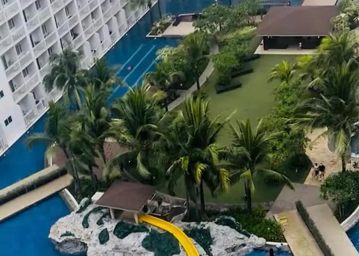 Staycation One Bedroom Balcony W Pool View Near Smx Sm Moa Ikea Naia Dfa Ocean Park *