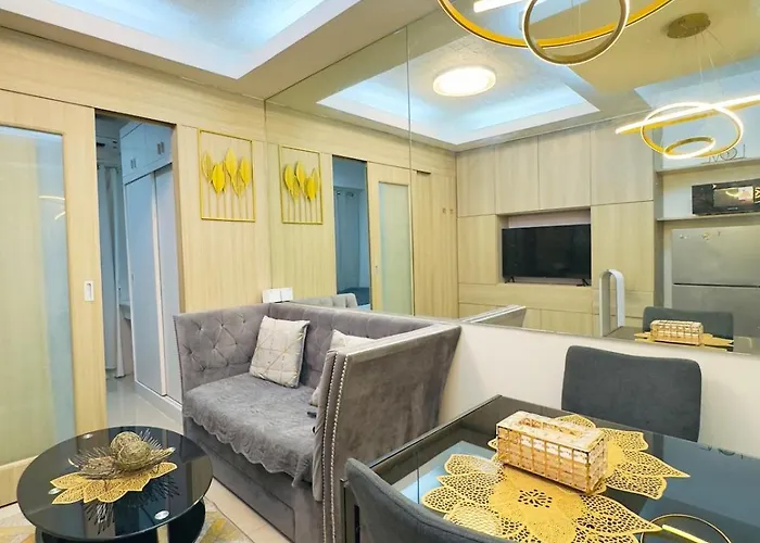 Apartment Staycation One Bedroom Balcony W Pool View Near Smx Sm Moa Ikea Naia Dfa Ocean Park *