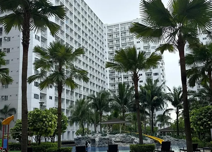 Staycation One Bedroom Balcony W Pool View Near Smx Sm Moa Ikea Naia Dfa Ocean Park *